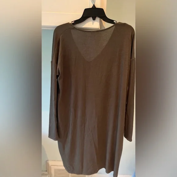 Aritzia Wilfred Free V-neck Long Sleeve Drape Dress with Pockets - Picture 4 of 7
